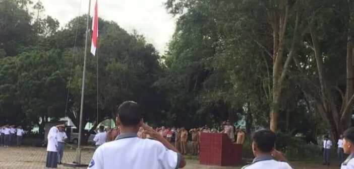 Upacara Bendera di SMK Negeri 2 Takengon, Kanit Binmas Polsek Pegasing Sampaikan Pesan Kamtibmas