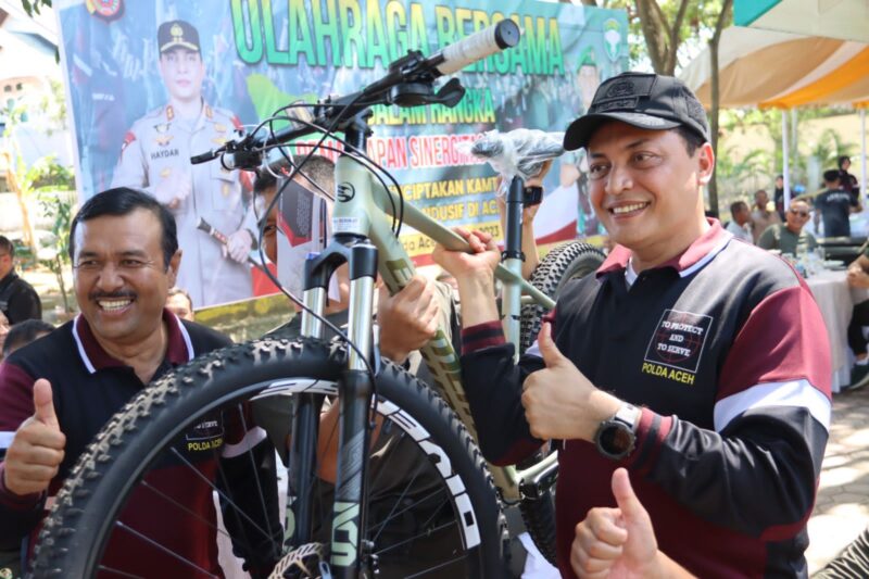 Sinergisitas TNI-Polri, Kapolda Aceh dan Pangdam IM Gowes Bersama