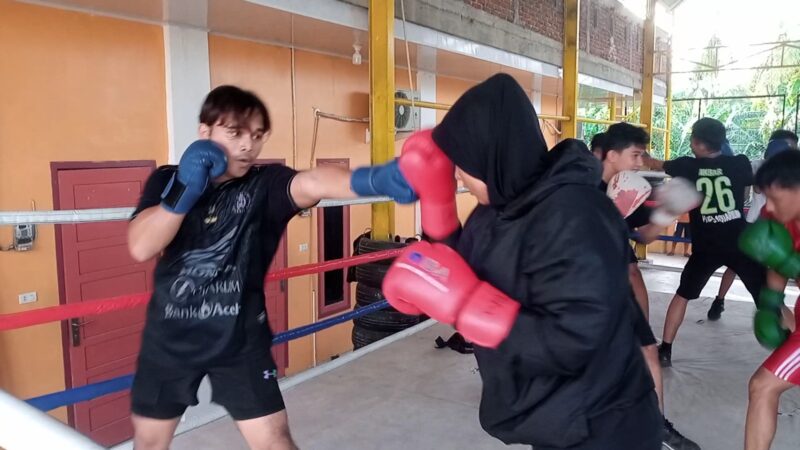 Sasana DJBC (Dien Jauhari Boxing Camp) di Bentuk oleh seorang Mantan Petinju Asal Aceh Besar Yaitu Bpk. Nazaruddin Hanafi.