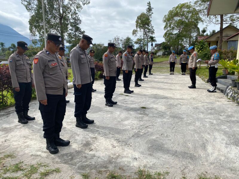 Kasi Propam Polres Bener Meriah Mengecek Sikap Tampang Personil Polsek Timang Gajah