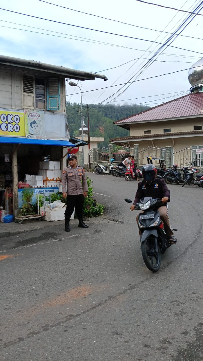 Beri Rasa Aman Pada Masyarakat Yang Beraktifitas Di Pagi Hari, Polsek Lut Tawar Lakukan Strong Point