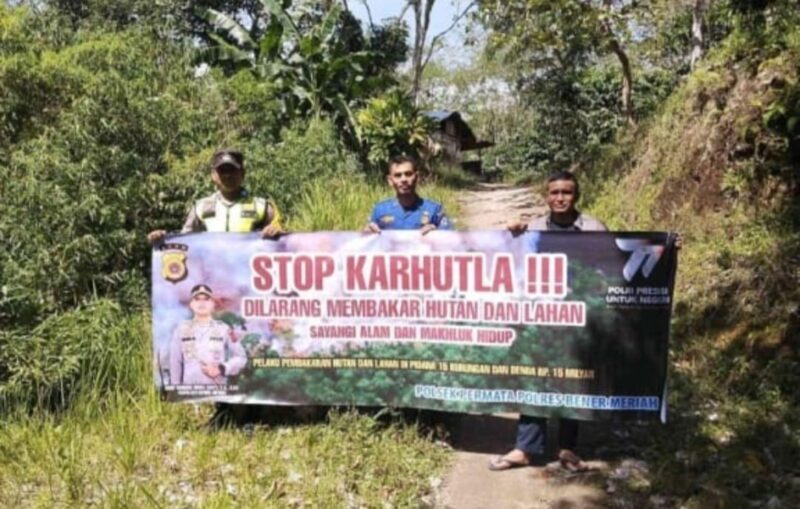 Personel Polsek Permata Sosialisasi Pencegahan Kebakaran Hutan dan Lahan 