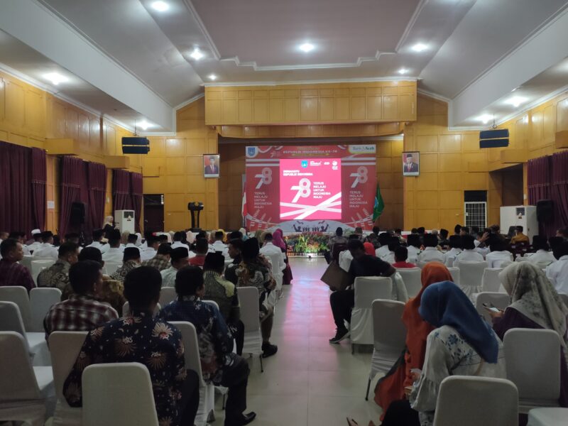 Pemko Langsa bersama masyarakat menggelar acara Malam Resepsi HUT Kemerdekaan RI Ke-78 di Gedung Cakdon (foto Timelinesinews.com/yon).