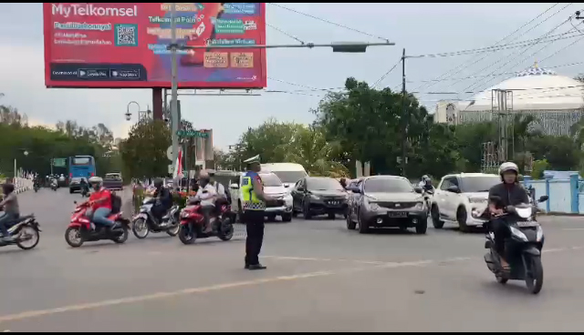 Personil Satlantas Polresta Banda Aceh melaksanakan kegiatan Strong Point Pagi, diseputaran kota Banda Aceh, Rabu  (20/9/2023) Pukul 06.30 wib.