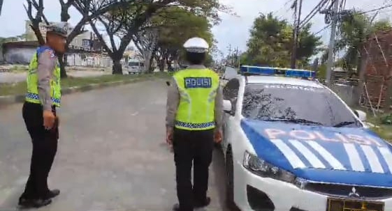  Satlantas Polresta Banda Aceh melaksanakan Patroli Hunting System kali ini berlokasi di Jalan Laksamana Malahayati Kecamatan Baitussalam -Krueng Raya Lampeunerut-Ketapang  dan Jln.Soekarno Hatta, Selasa (12/09/2023) 