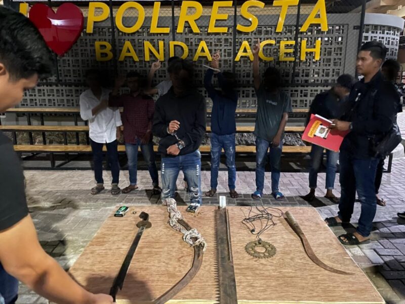 Tim Rimueng Satreskrim Polresta Banda Aceh, Sabtu (17/9/2023) malam berhasil meringkus Ketua Gangster  Ikatan Kelompok Anti Onar (IKAO), RR, (20) warga Deah Raya, Banda Aceh