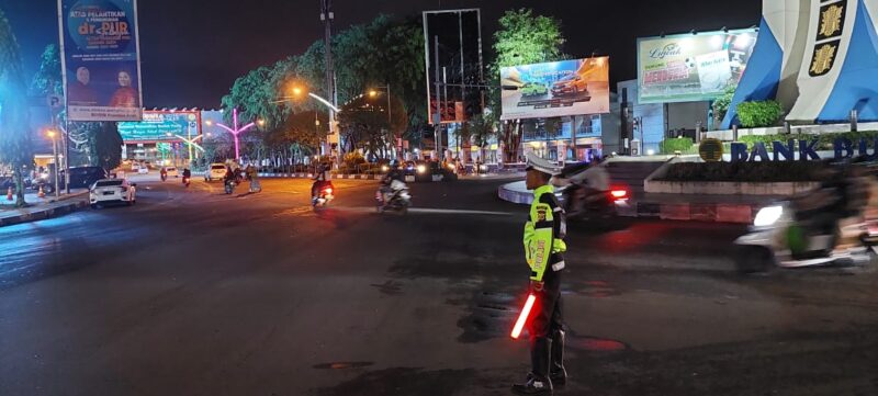 kegiatan Patroli rutin serta Pengaturan Lalulintas pada malam hari di Wilayah Hukum Polresta Banda Aceh. Jum'at 22/9/2023  pukul 21.00