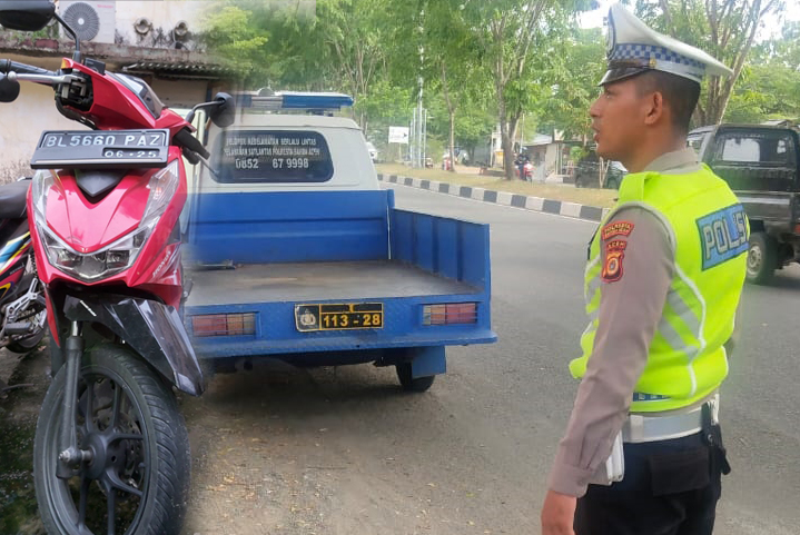 Satlantas Polresta Banda Aceh mengevakuasi korban kecelakaan lalu lintas di Jl. Prof. Ali Hasyimi Gp. Pango Raya Kec. Ulee Kareng Kota B.Aceh, Sabtu,16/09/2023, pukul 14.30 Wib.