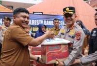 Bantuan sosial yang diserahkan ini menjadi bentuk kepedulian Polresta Banda Aceh terhadap masyarakat yang mengalami musibah kebakaran. 3/9/2023