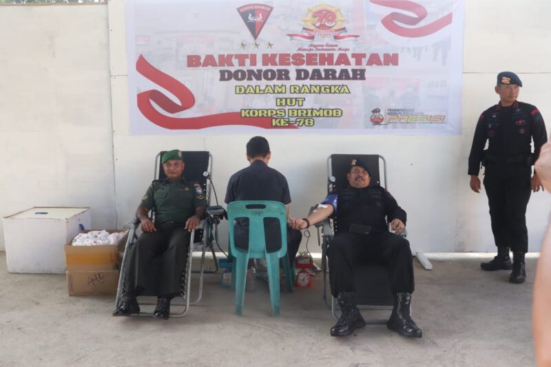 Satuan Brimob Polda Aceh melaksanakan giat bakti kesehatan donor darah dalam rangka jelang peringatan hari jadi Korps Brimob Polri ke 78 Tahun 2023, bertempat di Mako Satbrimob Polda Aceh, Kamis (2/11/2023).
