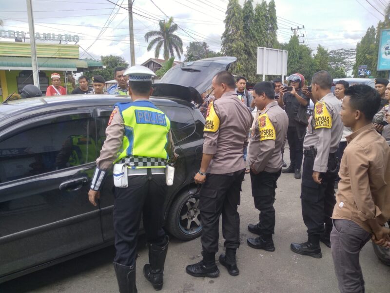 Polres Aceh Tamiang berhasil Amankan 10 Bungkus di Duga Sabu - Sabu Saat Razia Rutin OMB Seulawah 2023-2024 Mapolsek Kuala Simpang. Rabu (29/11/2023).