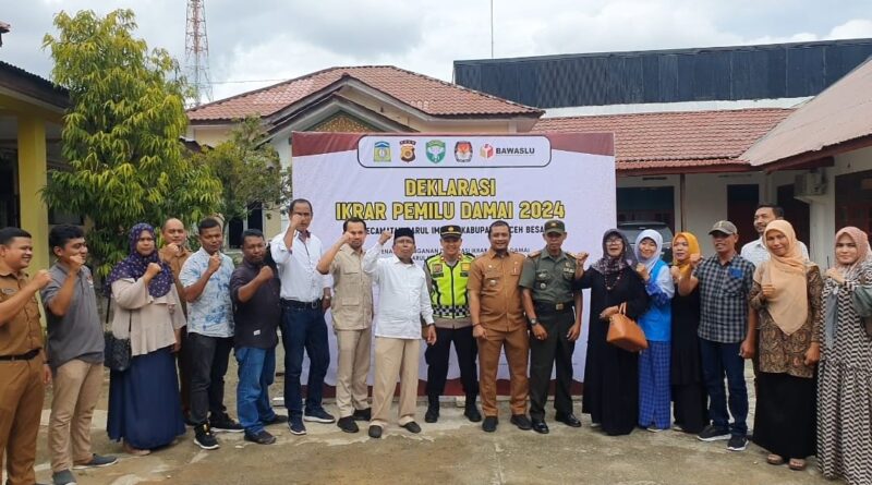 Untuk  Membangun Demokrasi Sehat dan Bermartabat di Kecamatan Darul Imarah di Aula UDKP Kecamatan Jln. Fatahillah - Biluy Gampong Lampeunerut Ujung Blang Kec.Darul Imarah Kab Aceh Besar. Selasa (5/12) sekitar pukul 10.00 wib.