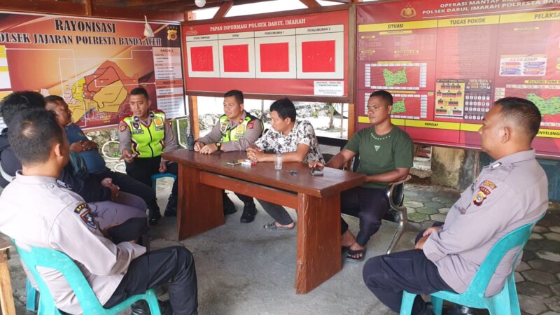 Kapolsek Darul Imarah giat Jumat Curhat di Mapolsek Darul Imarah. Jumat Tanggal 22 Desember 2023, sekira Pukul 09.00 WIB s.d. selesai.