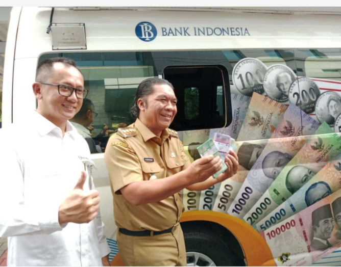 Kepala Perwakilan Wilayah Bank Indonesia (KPwBI) Provinsi Banten Ameriza M. Moesa, saat mendampingi Pj Gubernur Banten Al Muktabar disela kegiatan kick off Semarak Rupiah Ramadan dan Berkah Idul Fitri (SERAMBI) 2024, di KPwBI Provinsi Banten, Selasa (19/3/2024). (Foto: TIMELINES NEWS/Heru Nurhadiyansyah)