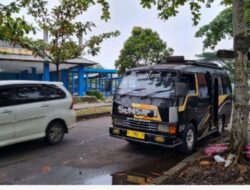 Bus Asnami yang sedang menunggu penumpang di Terminal Kadubanen, Pandeglang. (TIMESLINES INEWS/Heru Nurhadiyansyah)