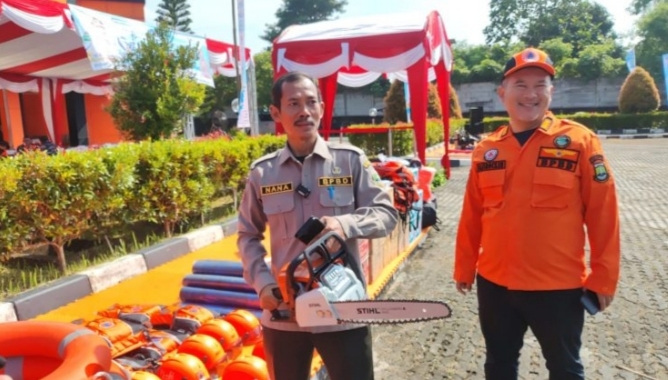 Kepala Pelaksana BPBD Banten Nana Suryana dalam kegiatan Hari Kesiapsiagaan Bencana (HKB) di kantor BPBD Banten, Kota Serang. (Foto : TIMESLINES INEWS/Heru Nurhadiyansyah)