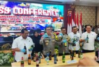 Konferensi pers yang digelar di Aula Serbaguna Polda Banten pada Rabu, 30/5/2024. (Foto: TLii/Heru)