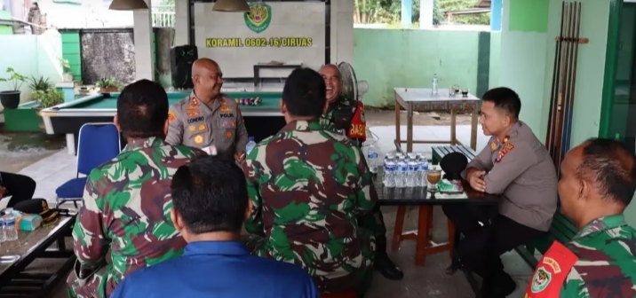 Kapolres Serang AKBP Candra Sasongko dan jajaran saat berkunjung ke Koramil Ciruas.(Foto : Dokumen Humas Polres Serang)