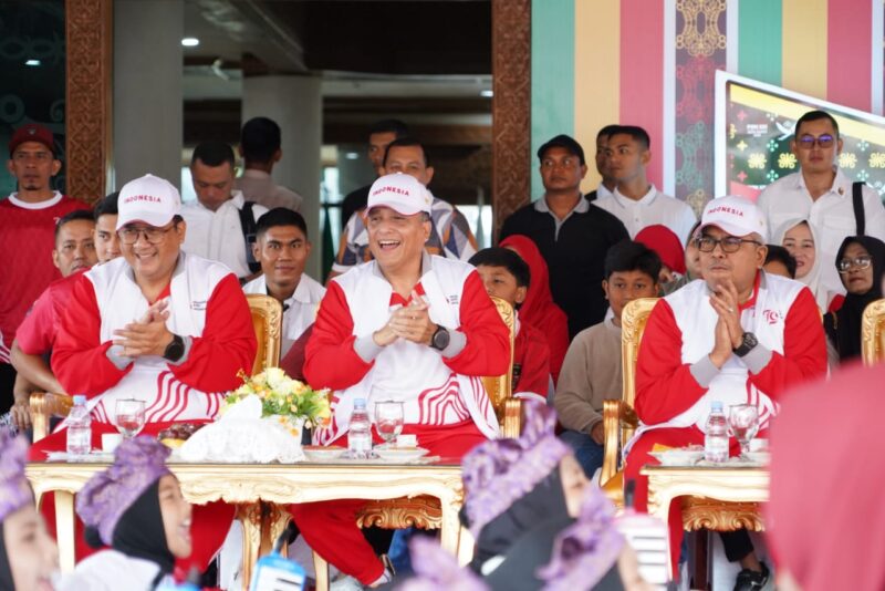 (Pangdam IM), Mayor Jenderal TNI Niko Fahrizal, M.Tr.(Han), menghadiri Semarak Karnaval Pawai Budaya dalam rangka memeriahkan Hari Ulang Tahun (HUT) Ke-79 Kemerdekaan Republik Indonesia,