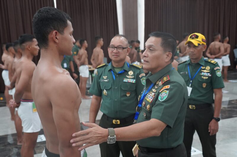 Mayor Jenderal TNI Niko Fahrizal, M.Tr (Han)., memimpin Sidang Pantukhir Tingkat Panda Penerimaan Calon Bintara Prajurit Karier (Caba PK) Tentara Nasional Indonesia Angkatan Darat (TNI AD) Reguler Pria Tahun Anggaran 2024