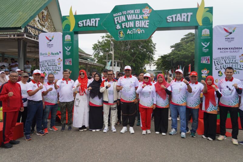 Pangdam IM, menghadiri kegiatan Road to PON XXI Fun Walk & Fun Bike yang diselenggarakan oleh Bank Aceh dan Panitia Besar (PB) PON XXI 2024, di Lapangan Blang Padang  Minggu (25/08/24) pagi.