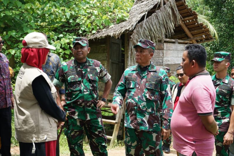 Brigjen TNI Yudi Yulistyanto, M.A.,  melakukan peninjauan dan diskusi terkait proyek pembangunan pompanisasi serta saluran pembawa di Desa Alue Abee, Kecamatan Lhoksukon, Kabupaten Aceh Utara, pada Jum'at (30/08/24). 
