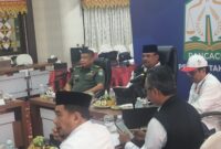 Kolonel Inf Drs. Alim Bahri, mewakili Pangdam IM mendampingi Penjabat (Pj.) Gubernur Aceh, Dr. H. Safrizal ZA, M.Si, dalam rapat virtual bersama Deputi Bidang Protokol, Pers, dan Media Sekretariat Presiden. Selasa (03/09/2024),