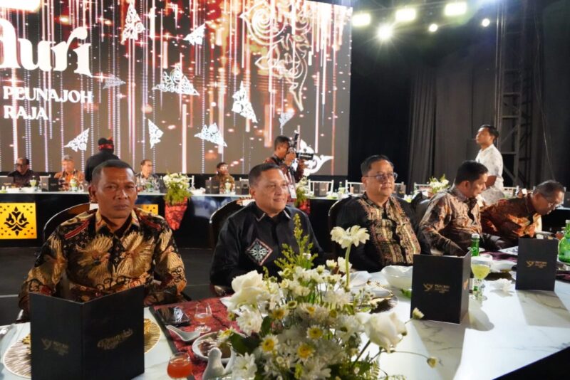 Gala dinner ini juga dihadiri oleh sejumlah tokoh penting, termasuk Kapolda Aceh, anggota Forum Koordinasi Pimpinan Daerah Aceh, para pejabat dari berbagai kabupaten/kota di Provinsi Aceh, 