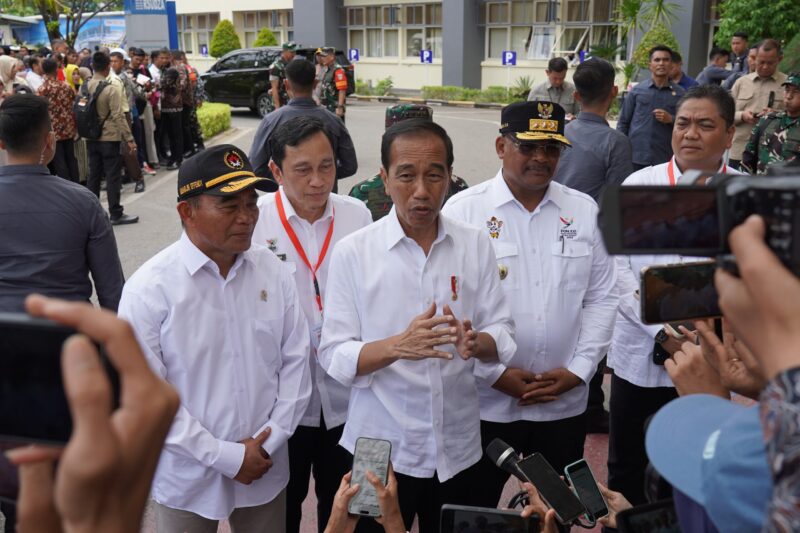 Presiden Republik Indonesia, Ir. H. Joko Widodo, melakukan kunjungan dalam rangkaian kunjungan kerjanya ke Rumah Sakit Umum Daerah (RSUD) dr. Zainoel Abidin di Kota Banda Aceh pada hari ini. Senin (09/09/24) siang.