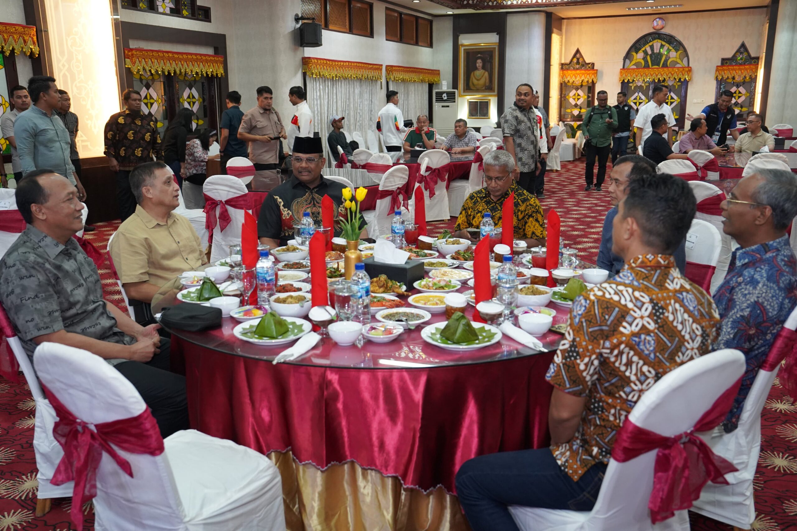 Dalam suasana penuh keakraban dan berbincang santai mengenai berbagai isu penting, termasuk upaya bersama dalam pemberantasan narkoba,