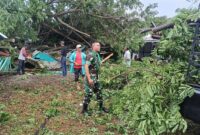 Cuaca ekstrem tersebut menyebabkan kerusakan infrastruktur, terganggunya aktivitas masyarakat, serta kerugian materiil yang cukup besar. Rabu (18/09/24).