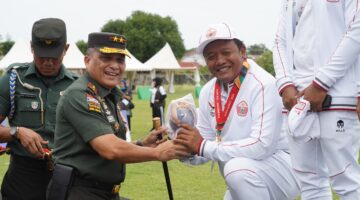 Mayor Jenderal TNI Niko Fahrizal, M.Tr.(Han), turut menyaksikan secara langsung final cabang olahraga Rugby Putra pada PON XXI Aceh-Sumut 2024 