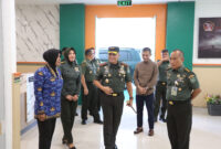 Mayor Jenderal TNI Niko Fahrizal, M.Tr.(Han), meninjau Bangunan Gedung PDN Rumah Sakit Tingkat II Iskandar Muda, Senin (28/10/24). 