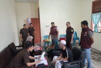 Penyidik Satres Narkoba Polres Aceh Selatan Serahkan Dua Tersangka dan barang bukti Kasus Narkoba ke JPU.