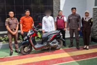 Berkas Lengkap,Satres Narkoba Polres Aceh Selatan Serahkan Tersangka ke Kejaksaan.