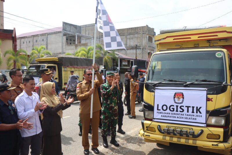 TNI-Polri kawal ketat distribusi logistik Pilkada 2024 di Aceh Selatan.