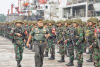 Mayor Jenderal TNI Niko Fahrizal, M.Tr(Han)., memimpin Upacara Pemberangkatan Satuan Tugas Pengamanan Perbatasan Republik Indonesia - Papua Nugini (Satgas Pamtas RI-PNG) 