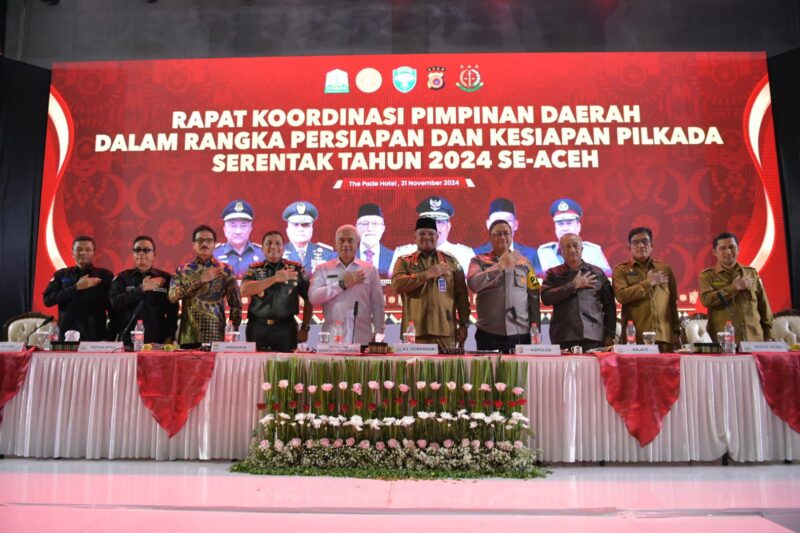 Mayor Jenderal TNI Niko Fahrizal, M.Tr.(Han), menghadiri Rapat Koordinasi Pimpinan Daerah (Rakorpimda) kesiapan pelaksanaan Pilkada Serentak 2024 se-Aceh.Kamis (21/11/24).