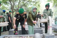 Mayor Jenderal TNI Niko Fahrizal, M.Tr. (Han), memimpin Acara Ziarah Rombongan di Taman Makam Pahlawan di Jalan Ateuk Pahlawan, Kecamatan Baiturrahman, Kota Banda Aceh, pada Kamis pagi, (12/12/24)