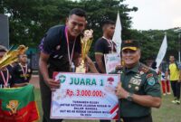 Mayor Jenderal TNI Niko Fahrizal, M.Tr.(Han)., secara resmi menutup pertandingan olahraga rugby dalam rangka memperingati Hari Ulang Tahun (HUT) ke-68 Kodam Iskandar Muda. 