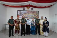 Ny. Eva Niko Fahrizal, menghadiri dan menyaksikan Lomba Tari Kreasi Aceh yang berlangsung di Kantor Babinminvetcadam IM, Banda Aceh, pada Senin (16/12/2024).