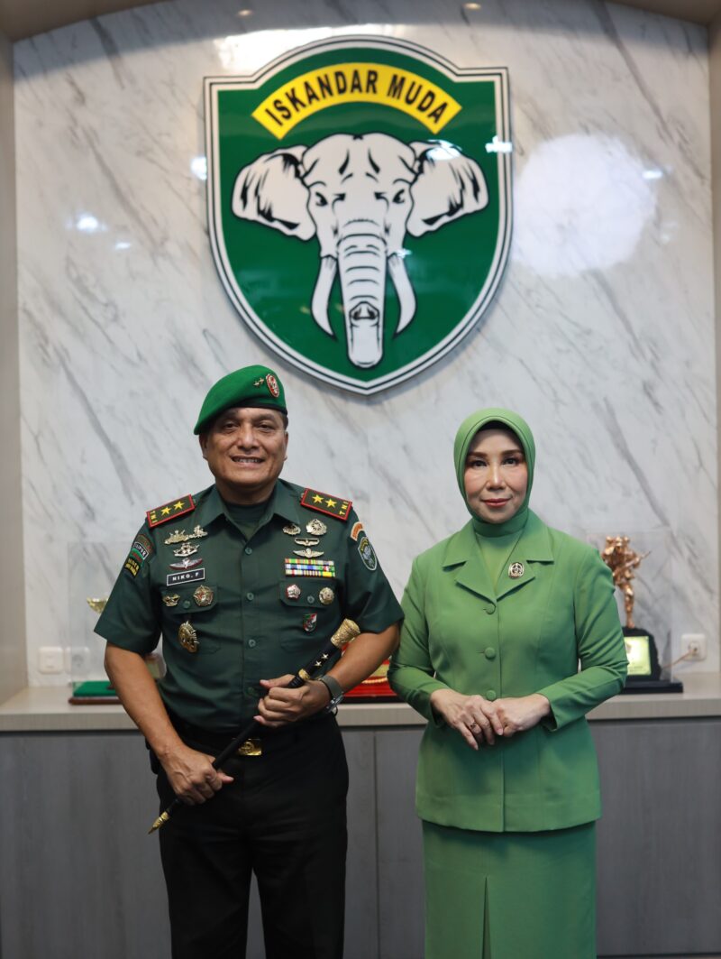 Mayor Jenderal TNI Niko Fahrizal, M.Tr.(Han), mengapresiasi peran perempuan sebagai pilar utama dalam keluarga dan masyarakat. Dengan tema “Perempuan Menyapa, Perempuan Berdaya Menuju Indonesia Emas 2045,” 