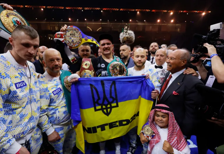 Oleksandr Usyk Gantung Sarung Tinju, Siapa Juara Dunia Kelas Berat Berikutnya?

