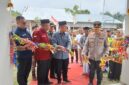 Potong Pita ,Pj. Bupati Pidie Jaya yang diwakili oleh Kepala Kesbangpol Drs. A. Jalil, M.Pd. ,Kapolres Pidie Jaya AKBP Ahmad Faisal Pasaribu, S.H., S.I.K., M.H., Bupati Terpilih, H, Syibral Malasyi, Kepala BNK Pidie Jaya dr. Denny (Pabung Dim 0102), Mayor Cpl Hendrianto, anggota DPRK, PJU Polres, Kapolsek Jajaran Polres Pidie Jaya, dan tokoh masyarakat, kamis (23-01-2025)