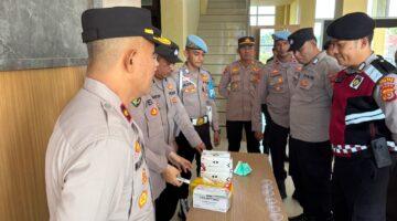 Kapolres Pidie Jaya AKBP Ahmad Faisal Pasaribu, S.H., S.I.K., M.H., Gelar inspeksi mendadak (sidak) tes urine terhadap personel Polres Pidie Jaya Kamis, (30-01-2025).foto.Ist