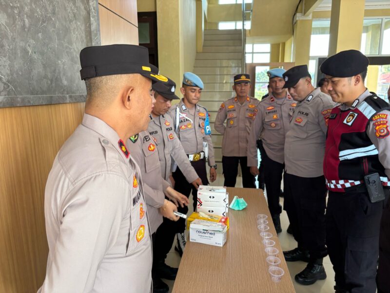 Kapolres Pidie Jaya AKBP Ahmad Faisal Pasaribu, S.H., S.I.K., M.H., Gelar inspeksi mendadak (sidak) tes urine terhadap personel Polres Pidie Jaya Kamis, (30-01-2025).foto.Ist