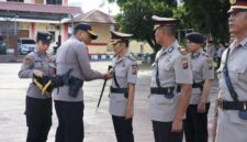 Upacara Serah terima Jabatan di Jajaran Polres Poso,dipimpin langsung oleh Kapolres Poso AKBP Arthur Sameaputy,S.I.K bertindak selaku Inspektur Upacara di halaman Mako Polres Poso.Jumat,21/02/2025