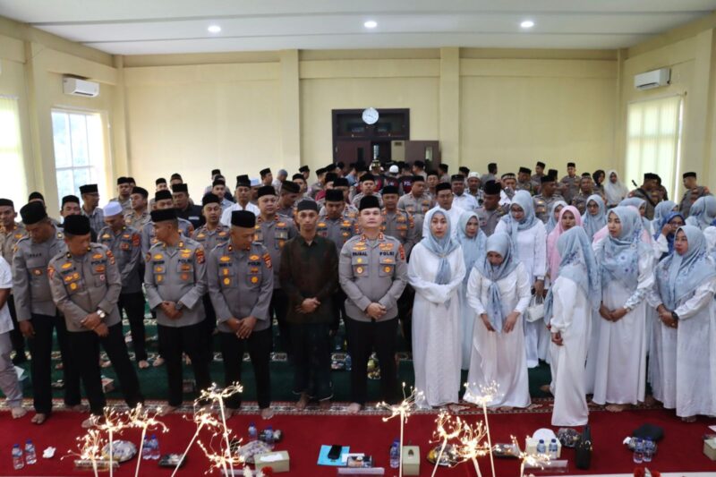 Polres Pidie Jaya menggelar peringatan Isra' Mi'raj Nabi Muhammad S.A.W 1446 Hijriah di Aula Tathyan Dharaka Mako Polres Pidie Jaya, Minggu (2/2). Foto.Ist