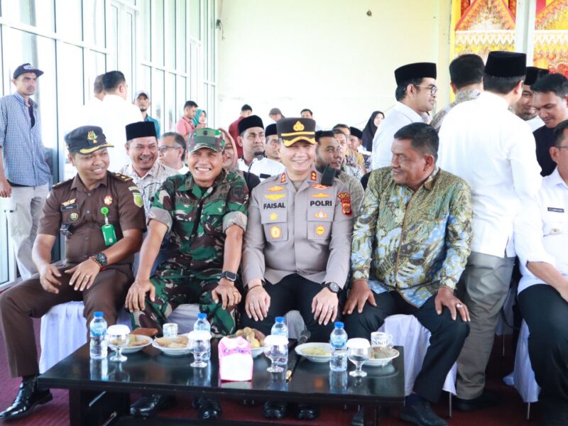 Kapolres Pidie Jaya, AKBP Ahmad Faisal Pasaribu, S.H., S.I.K., M.H., bersama (Forkopimda) Sambut PJ.Gubernur Aceh. Di Pendopo Bupati Jumat (7-2-2024) foto.Ist.