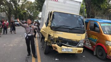 Kasat Lantas Polres Pematangsiantar Pimpin Olah TKP Tabrakan Beruntun di Jalan Medan